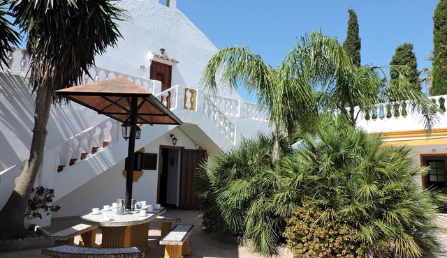 Chalet for 14 people at 900 meters from the beach in the Dehesa de Roche in Conil