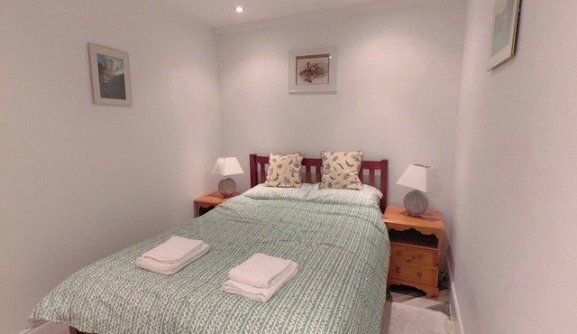 Charming 2B Cottage in Stranraer: Vintage Escape