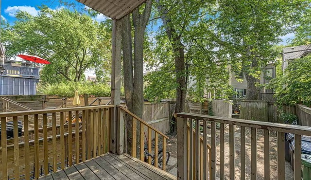 Charming 2BR Home in South Riverdale with Backyard