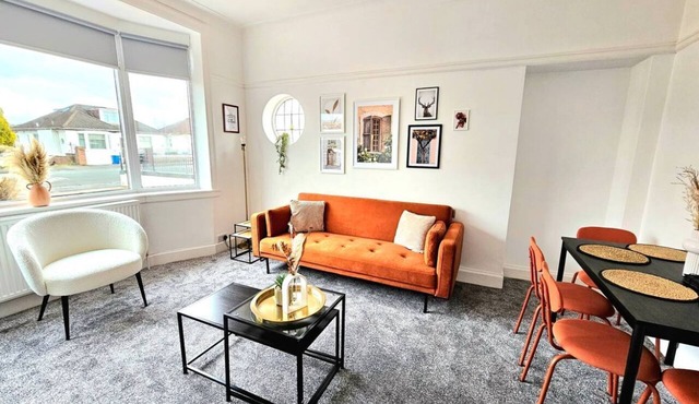 Charming 3-Bed Oasis-free parking