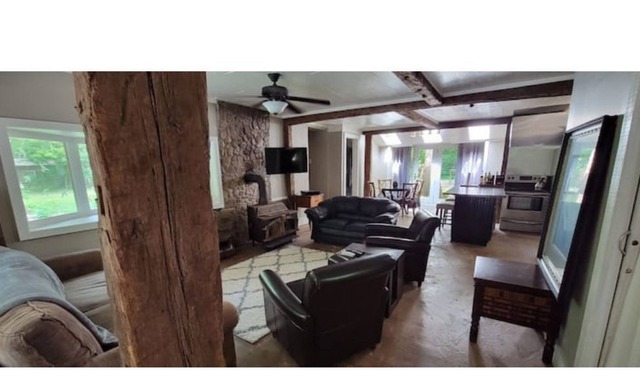 Charming 3 bedroom cottage on Niagara Escarpment