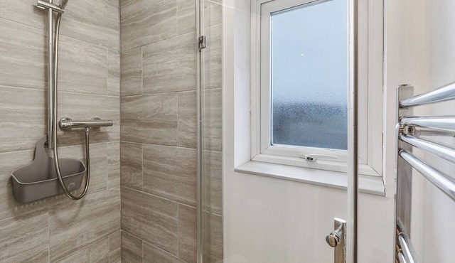 Charming 3-bedroom house with superfast Wi-fi & pool table in delightful Chatham