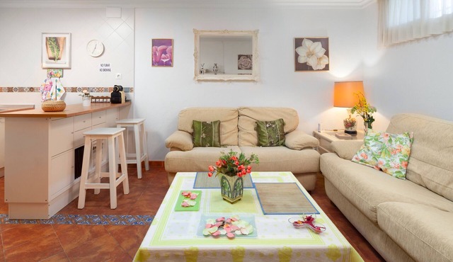 Charming Apartment “Villa Jacaranda” Close to the Beach