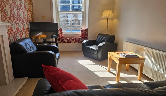Charming Biggar High Street Retreat - 2 Bedrooms