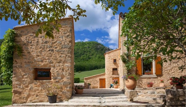 Charming Chateau 7-bedroom- 16 people- with Heated indoor pool & SPA