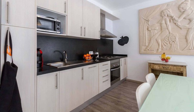 Charming Holiday Apartment “Can Inma by Modesta A” Close to the Beach with Wi-Fi & A/C; Parking Available, Pets Allowed