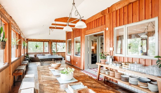 Charming & Rustic Chalet on Lac Marie Louise