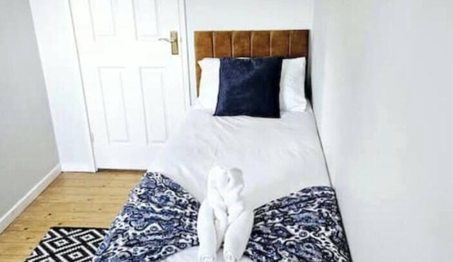 Chelmsford Comfort – Spacious 4-Bedroom Home with Free Parking
