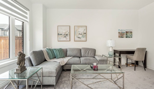 Chic Retreat Near Niagara Falls