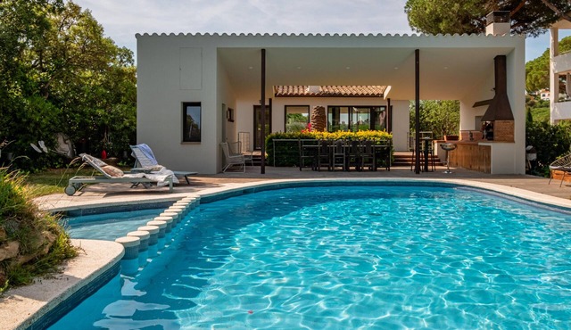 CL-2 Exclusive villa with views and private pool