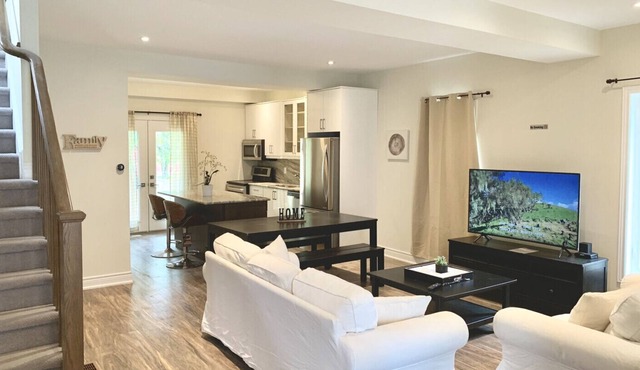 CliftonHillLuxuryRetreat-4Brs/8Beds/WalkToFalls
