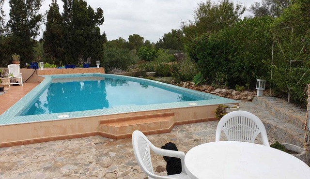 Close to the beach, in a large house, independent apartment with terrace.