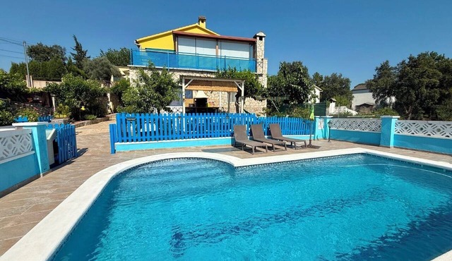 Club Villamar - Nice lower apartment in shared villa with private fenced swimming pool, small gym.