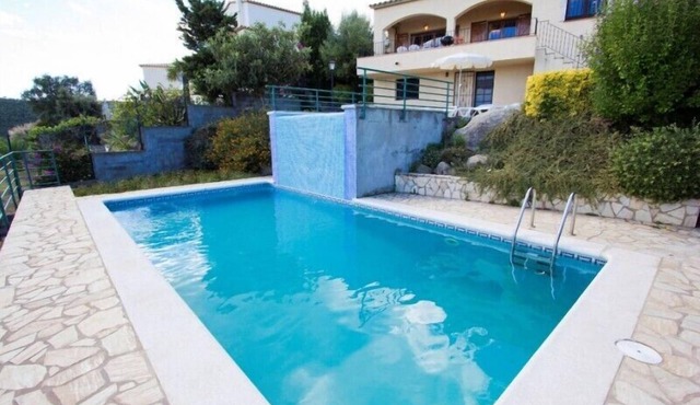 Club Villamar - Fully detached 8-person villa with a cozy Spanish appearance, landscaped garden, .