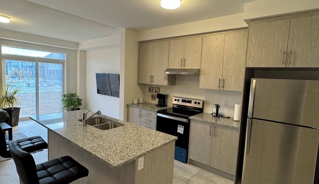 Cobourg Trails Villa - 5 min from Cobourg beach and trails!