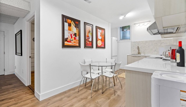 Comfort of your home in a middle of the vine country. Niagara On The Lake