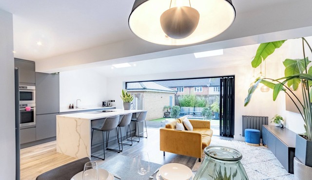 Comfortable 3 bedroom Home | Chelmsford | Sleeps 5 - Pass the Keys