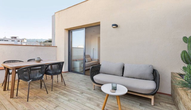 Comfortable penthouse in Plaza España