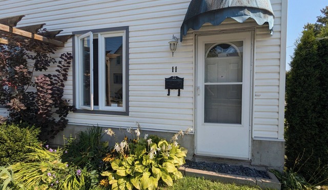 Comfy by the 3 Rivers Pointe-Gatineau 3-4 month Rental Nov20-March31 OwnerInSun