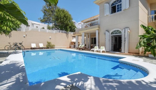 Concha House · Beachfront Heated Pool by Bayside