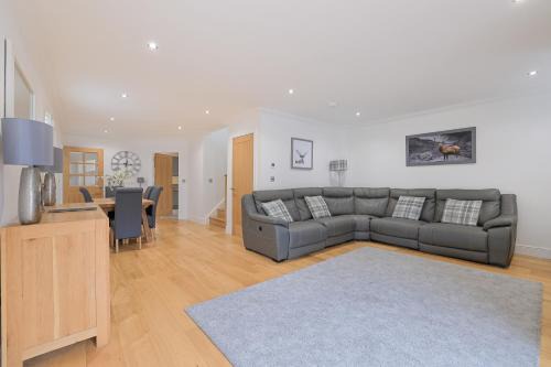 Connel House - Luxury self-catering 4-bedroom home