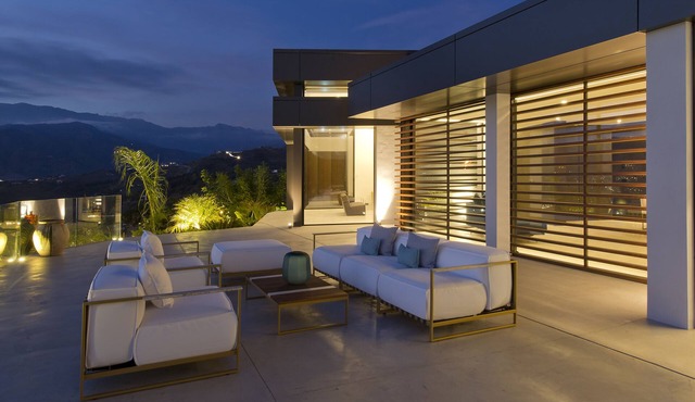 Contemporary Luxury Villa overlooking La Herradura Bay