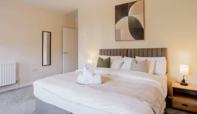 Contractor and Business Stays | Sleeps 6 | WiFi