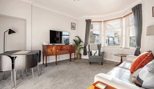 Coorie Doon, Largs, spacious 2 bedroom apartment