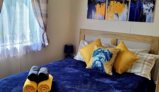 Cosy 3 bedroom Caravan near Edinburgh Seton Sands Holiday Village