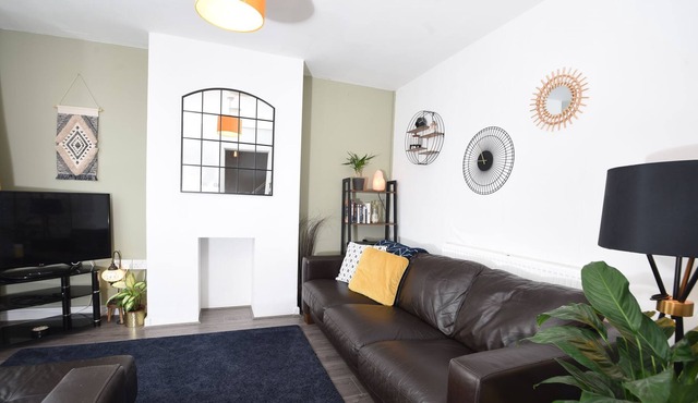 Cosy and Modern 2 Bed Family House in Abergele