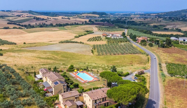 Cosy apartment for 2 people with pool, WIFI, A/C, TV, balcony and pets allowed