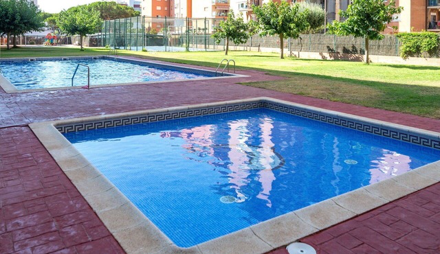 Cosy apartment for 4 people with WIFI, pool, A/C, TV and balcony