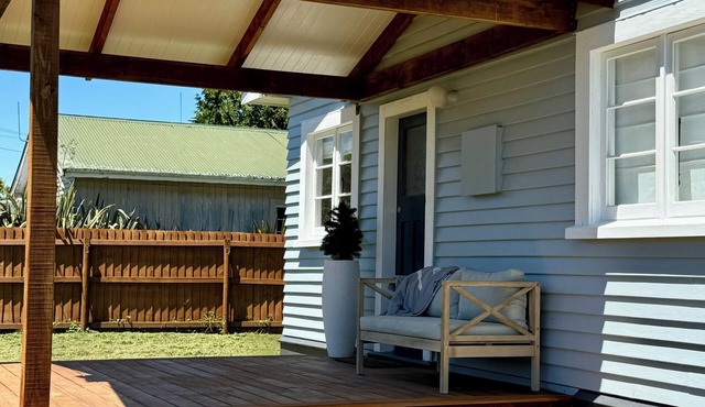 Cosy cottage close to Paparoa Track