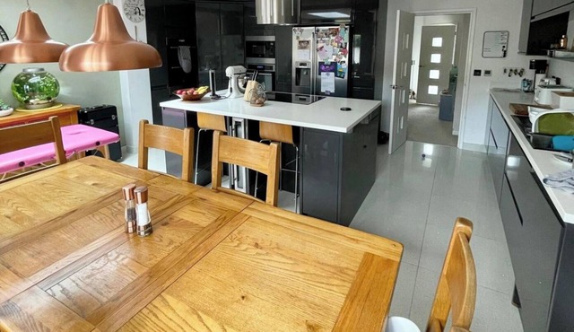 Cosy Family home close to popular beaches