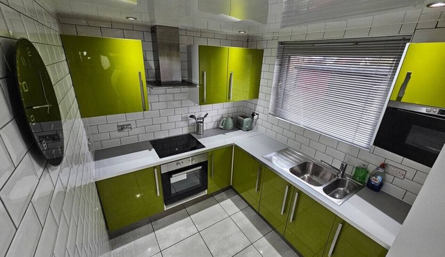 Cosy Oakbank Apartment close to Wishaw hospital