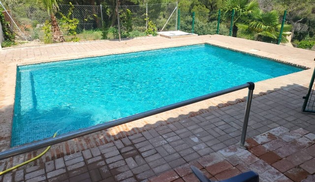 Country house 'Casita San Martín' with private pool and views of San Juan reservoir