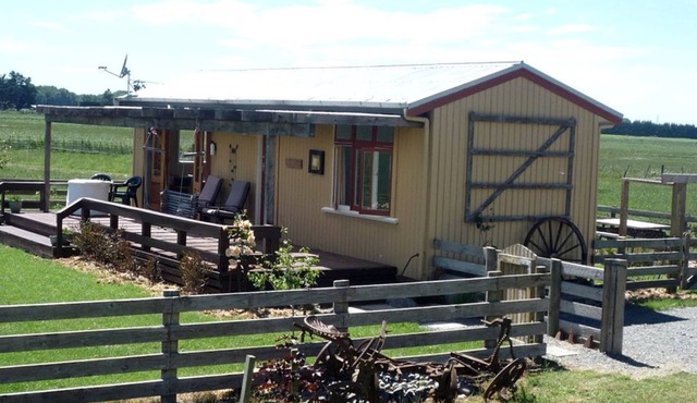Country Cabin Rental with a Veranda in the Southern Alps, New Zealand