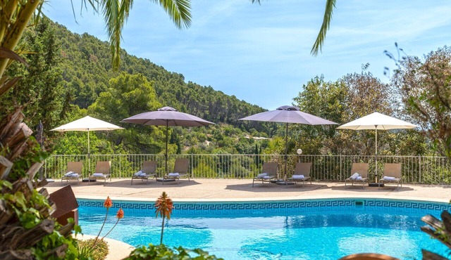 Country House 'Especial El Pino En Esporles' with Mountain View, Wi-Fi and Air Conditioning