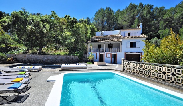 Country House 'Las Encinas' with Private Pool, Wi-Fi and Air Conditioning