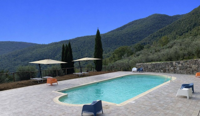 Country Resort in Barberino Di Mugello with 2 bedrooms sleeps 4