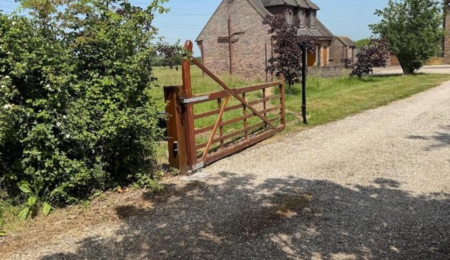 Countryside Studio 13 Acres with Gated Entrance