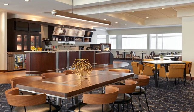 Courtyard by Marriott Downtown Ottawa
