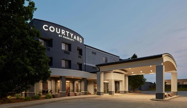 Courtyard by Marriott Hamilton