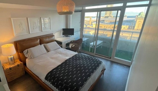 Cozy 1BR Trendy Condo in Liberty Village with Balcony