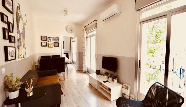Cozy 2-Bed Apartment Near the Center