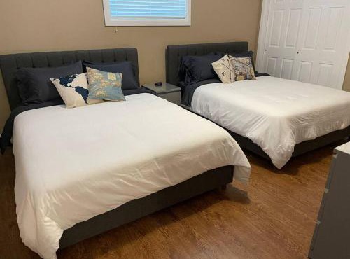 Cozy 2 bedroom home in Chatham - left side