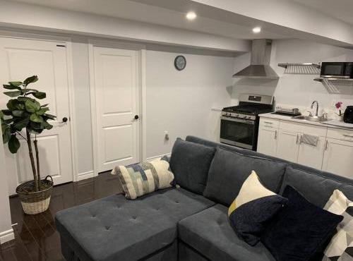 *Cozy, newly renovated, fully equipped*