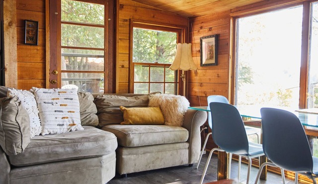 Cozy Rustic Cabin on Jack Lake