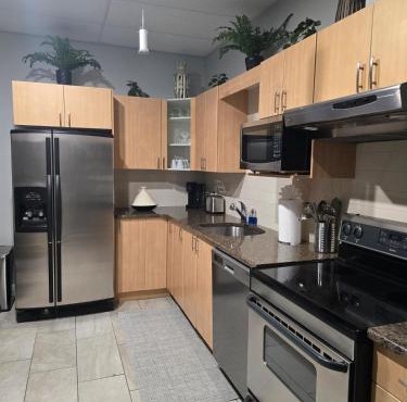 Cozy Sweet Spacious 7B 10 min to DT Ottawa