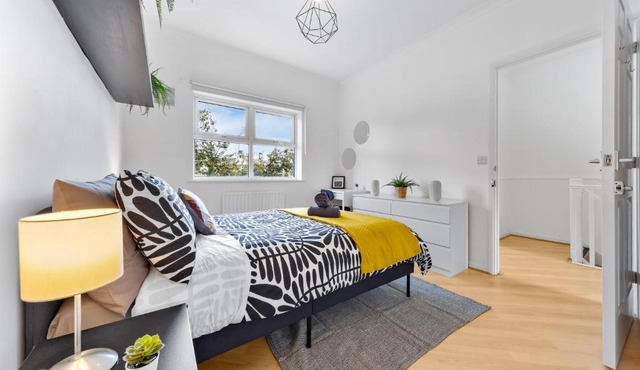 Cozylease Canary Wharf 3BR - AI Gym,Workspace,Garden